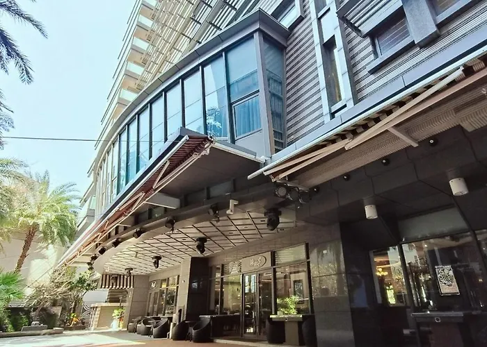 S Aura Hotel